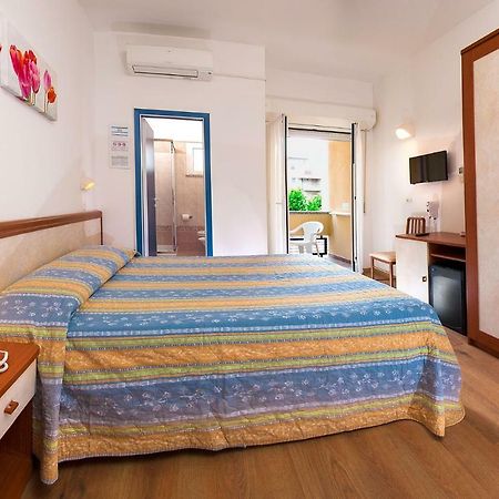 Hotel Alba Serena Misano Adriatico Eksteriør bilde