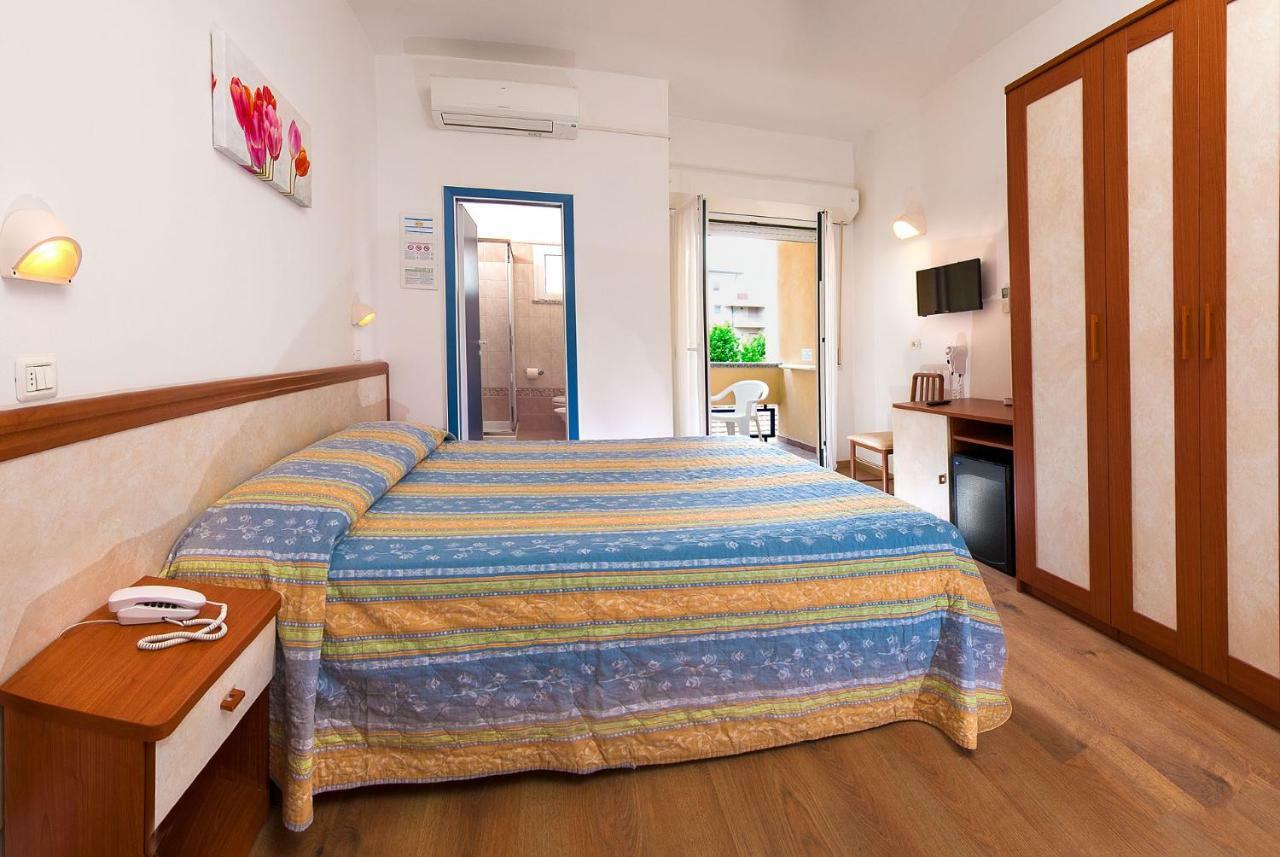 Hotel Alba Serena Misano Adriatico Eksteriør bilde