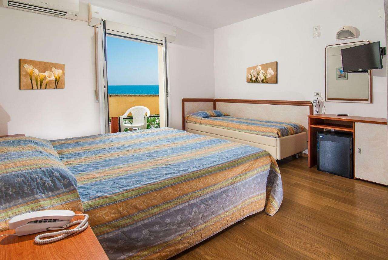 Hotel Alba Serena Misano Adriatico Eksteriør bilde
